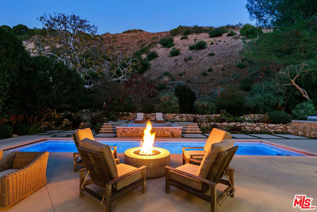 30601 Las Estrellas Drive, Malibu, CA 90265