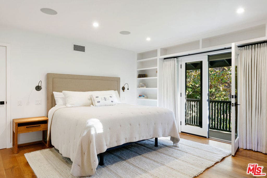 30601 Las Estrellas Drive, Malibu, CA 90265
