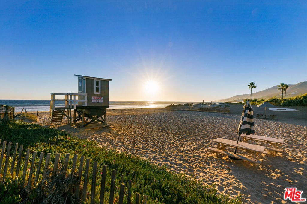 30601 Las Estrellas Drive, Malibu, CA 90265