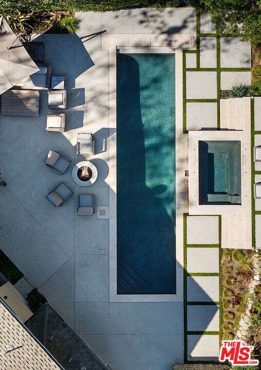 30601 Las Estrellas Drive, Malibu, CA 90265