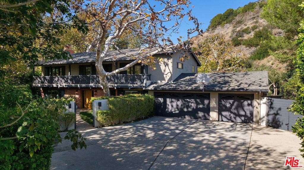 30601 Las Estrellas Drive, Malibu, CA 90265