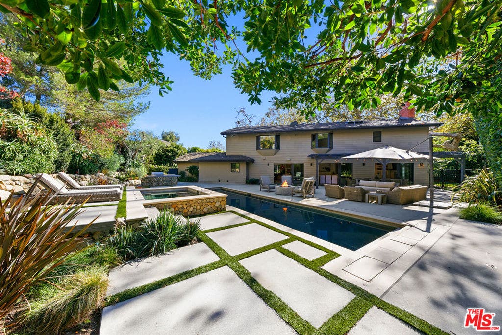 30601 Las Estrellas Drive, Malibu, CA 90265