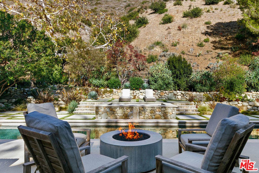 30601 Las Estrellas Drive, Malibu, CA 90265
