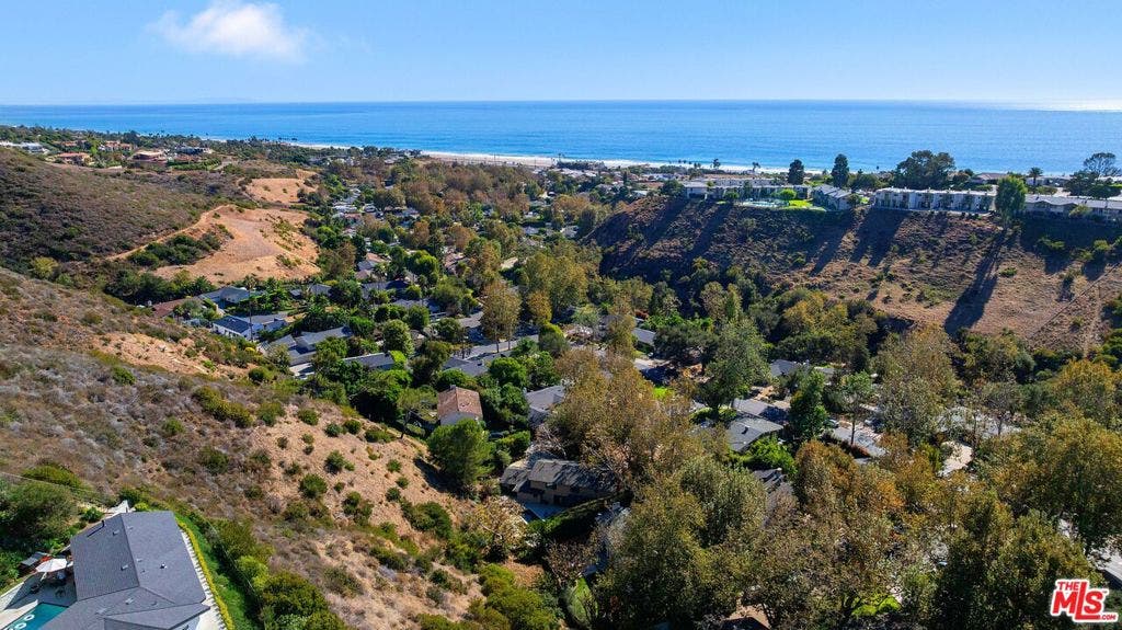30601 Las Estrellas Drive, Malibu, CA 90265