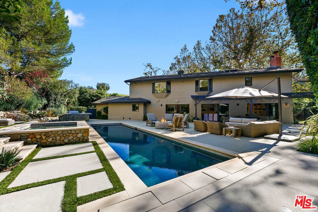 30601 Las Estrellas Drive, Malibu, CA 90265
