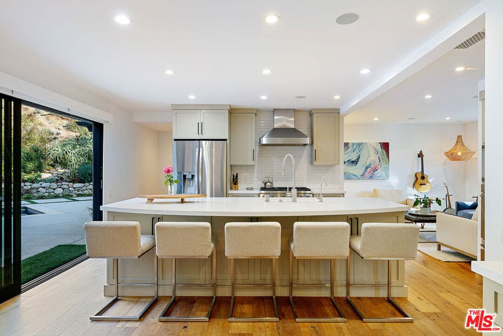 30601 Las Estrellas Drive, Malibu, CA 90265