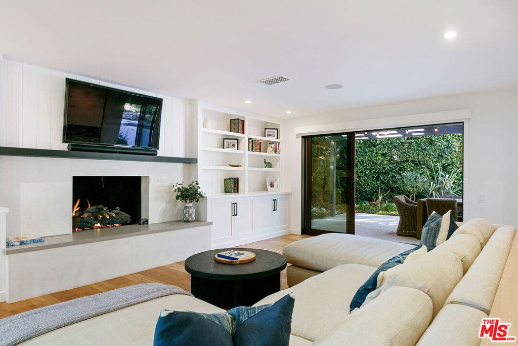 30601 Las Estrellas Drive, Malibu, CA 90265