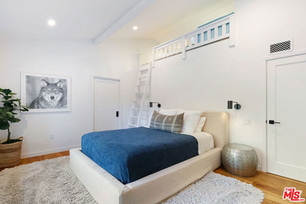 30601 Las Estrellas Drive, Malibu, CA 90265