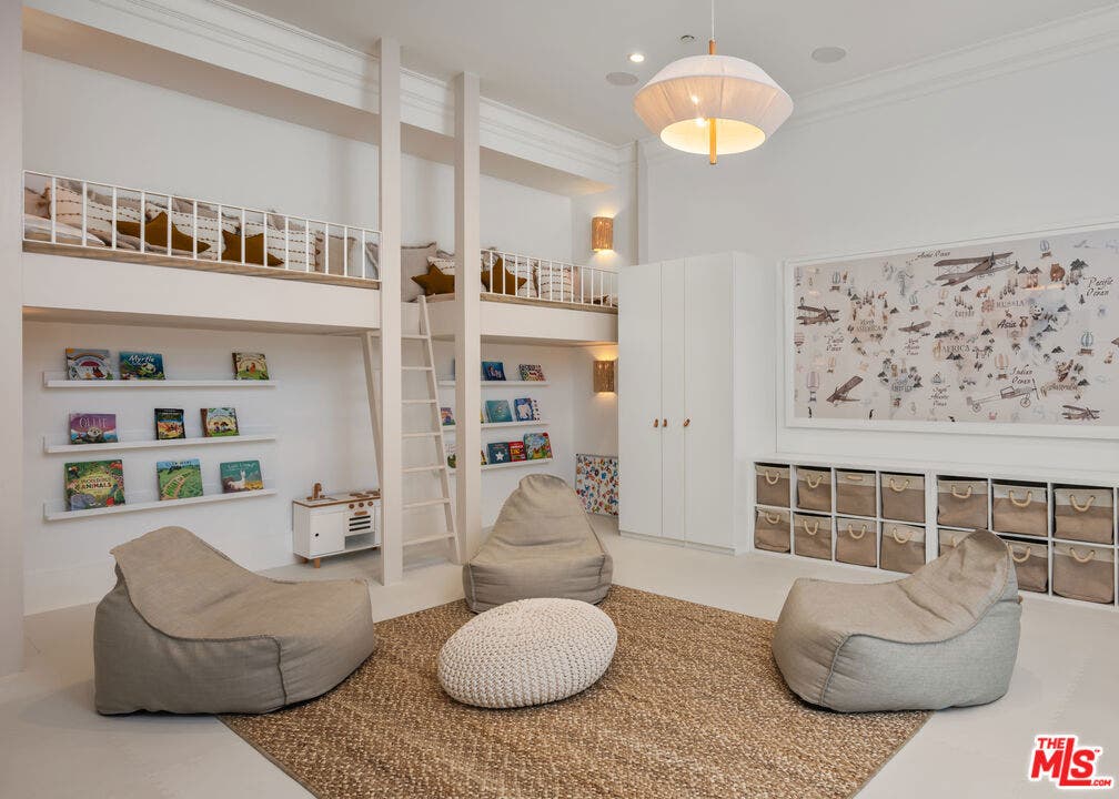 807 Cinthia Street, Beverly Hills, CA 90210 807 Cinthia Street, Beverly Hills, CA 90210