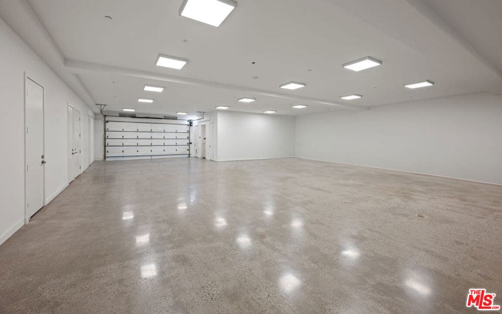 807 Cinthia Street, Beverly Hills, CA 90210 807 Cinthia Street, Beverly Hills, CA 90210