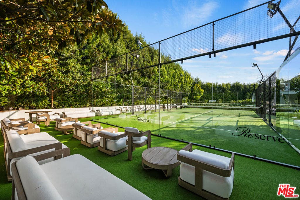 807 Cinthia Street, Beverly Hills, CA 90210 807 Cinthia Street, Beverly Hills, CA 90210