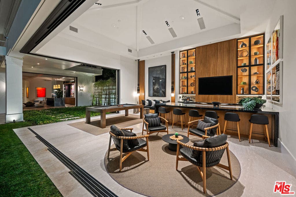 807 Cinthia Street, Beverly Hills, CA 90210 807 Cinthia Street, Beverly Hills, CA 90210