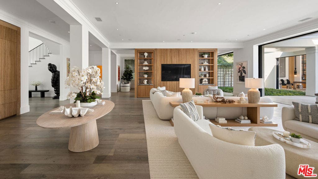 807 Cinthia Street, Beverly Hills, CA 90210 807 Cinthia Street, Beverly Hills, CA 90210