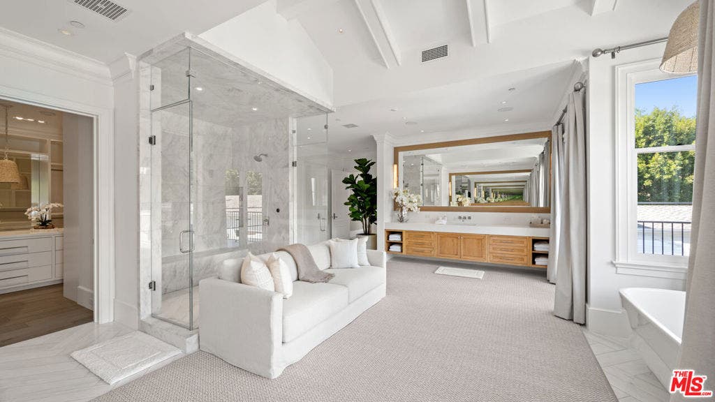 807 Cinthia Street, Beverly Hills, CA 90210 807 Cinthia Street, Beverly Hills, CA 90210