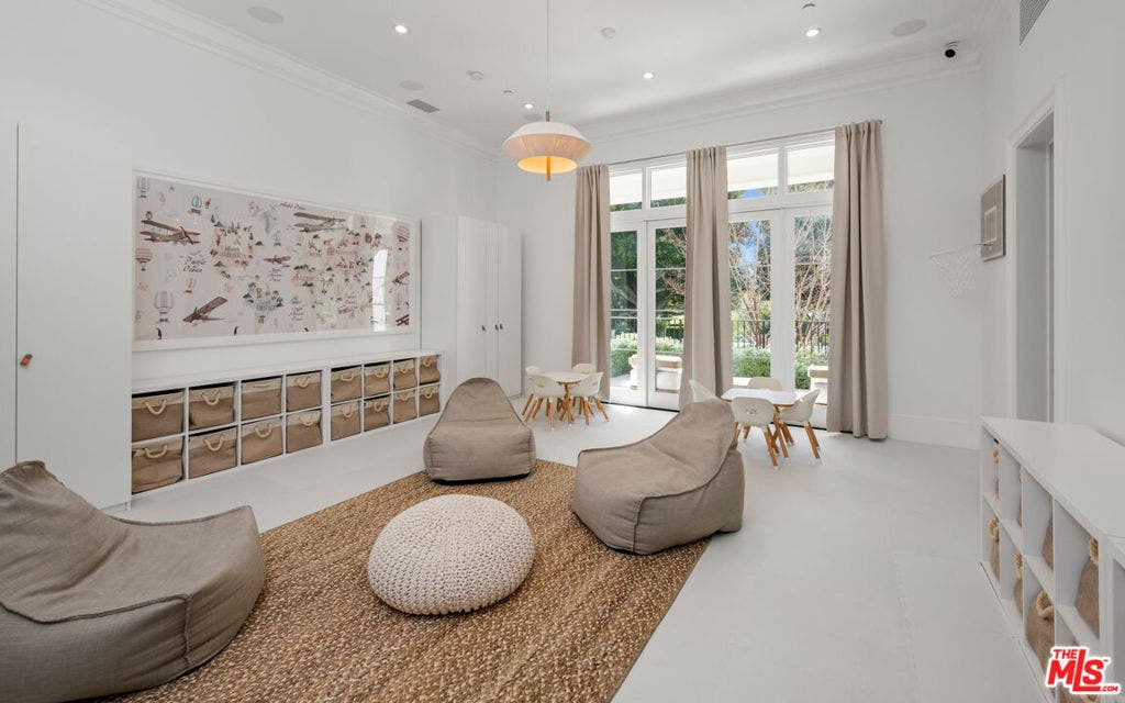 807 Cinthia Street, Beverly Hills, CA 90210 807 Cinthia Street, Beverly Hills, CA 90210