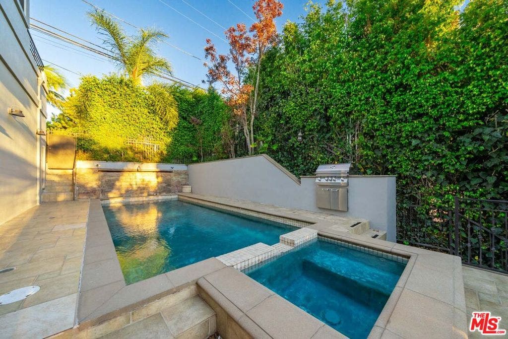 1425 N Tigertail Road, Los Angeles, CA 90049 1425 N Tigertail Road, Los Angeles, CA 90049