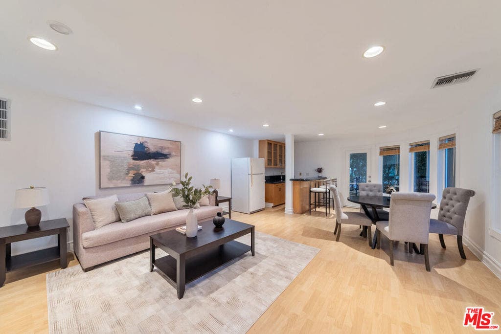 1425 N Tigertail Road, Los Angeles, CA 90049 1425 N Tigertail Road, Los Angeles, CA 90049