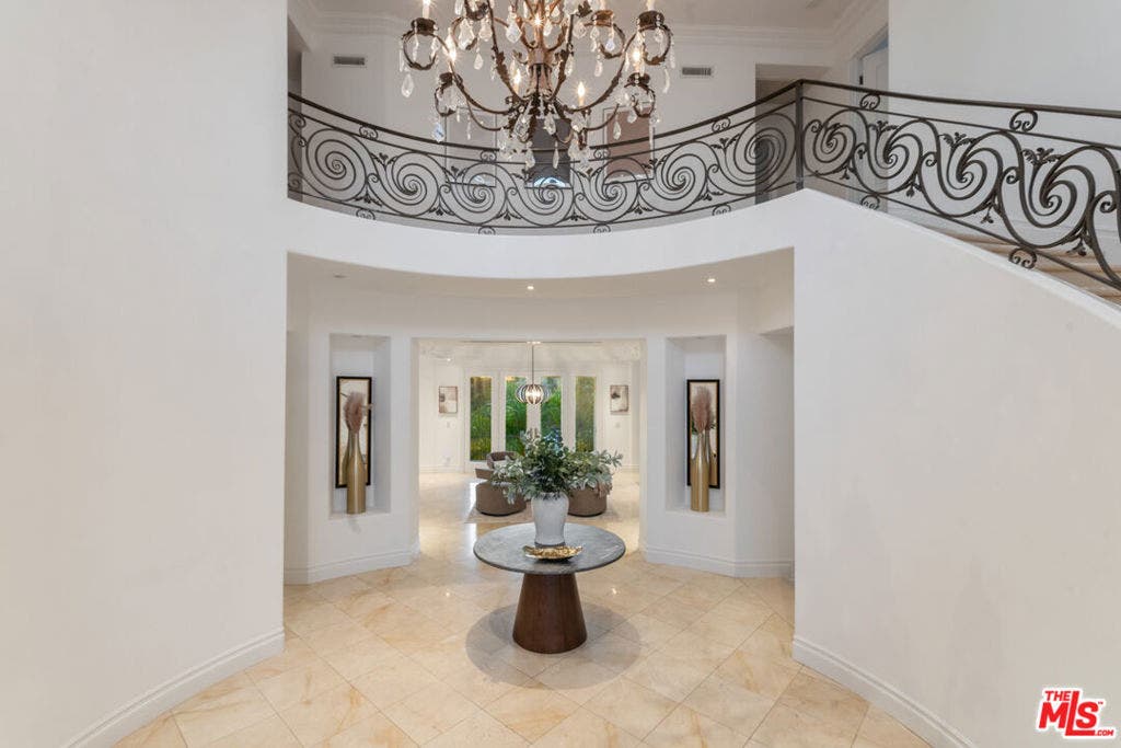 1425 N Tigertail Road, Los Angeles, CA 90049 1425 N Tigertail Road, Los Angeles, CA 90049