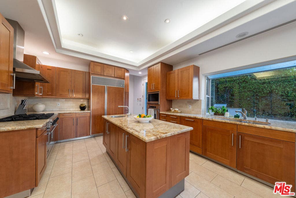 1425 N Tigertail Road, Los Angeles, CA 90049 1425 N Tigertail Road, Los Angeles, CA 90049