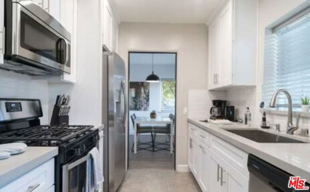 13223 Moorpark Street, Sherman Oaks, CA 91423 13223 Moorpark Street, Sherman Oaks, CA 91423