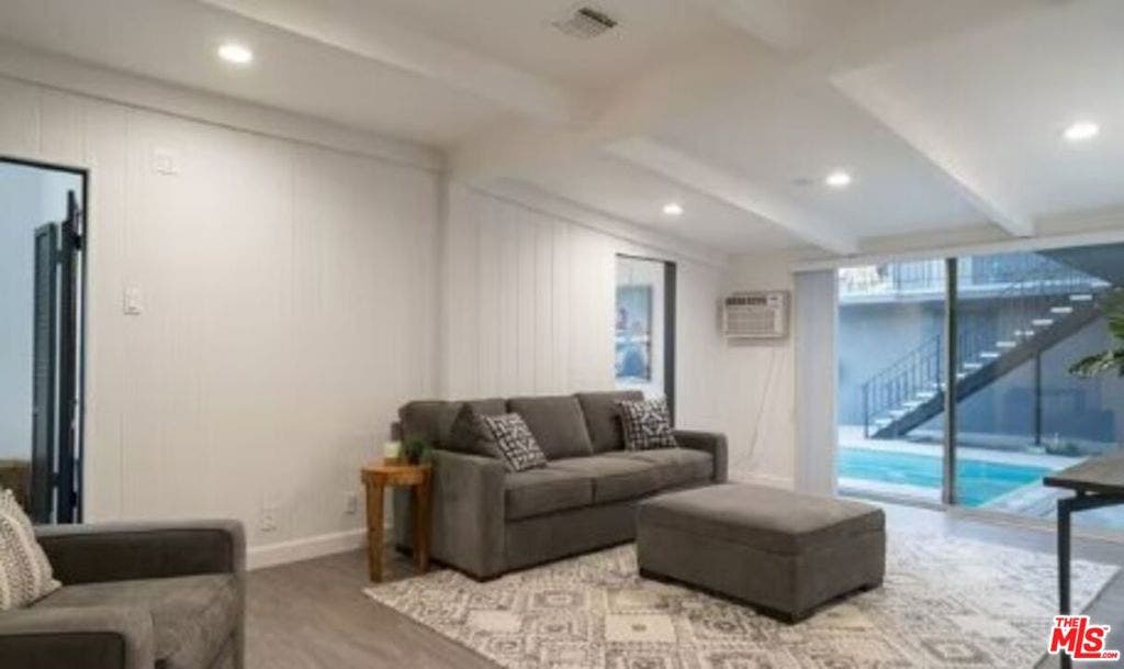 13223 Moorpark Street, Sherman Oaks, CA 91423 13223 Moorpark Street, Sherman Oaks, CA 91423