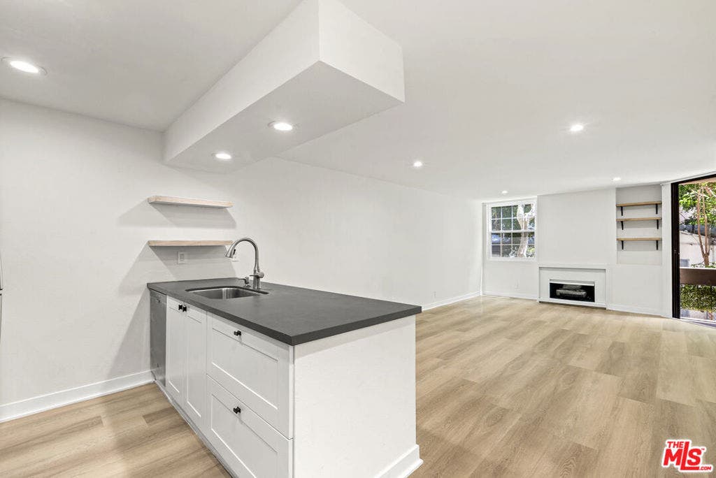 750 N Kings Road, #111, West Hollywood, CA 90069