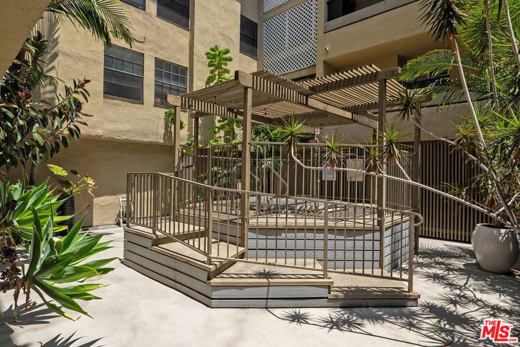 750 N Kings Road, #111, West Hollywood, CA 90069
