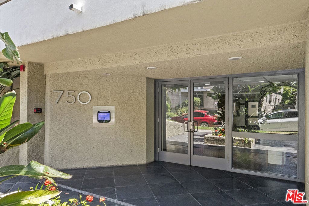 750 N Kings Road, #111, West Hollywood, CA 90069