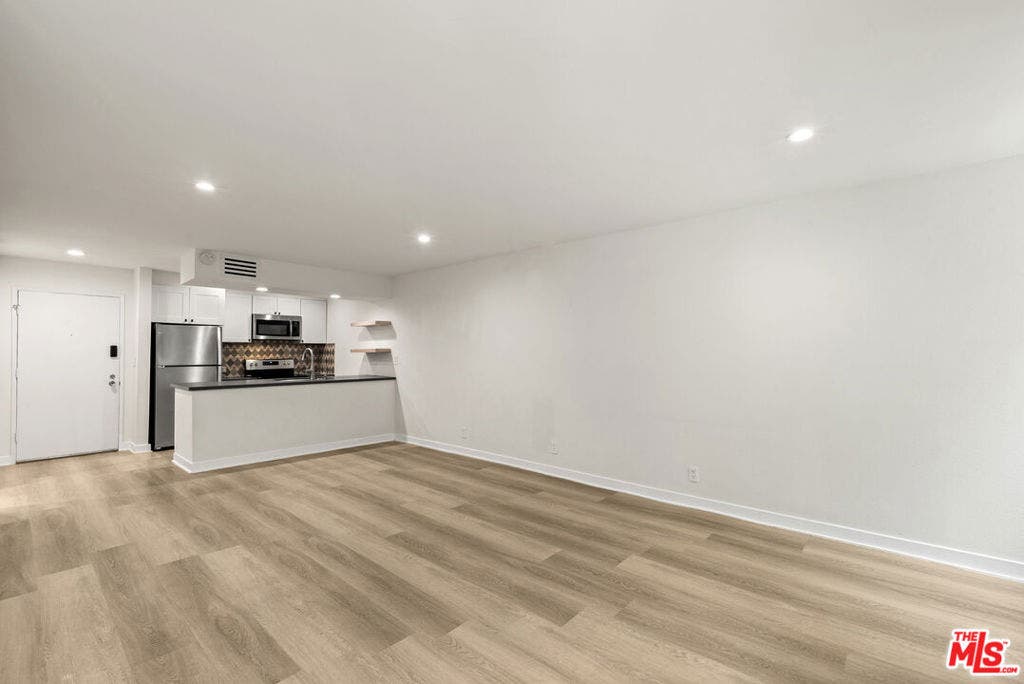 750 N Kings Road, #111, West Hollywood, CA 90069