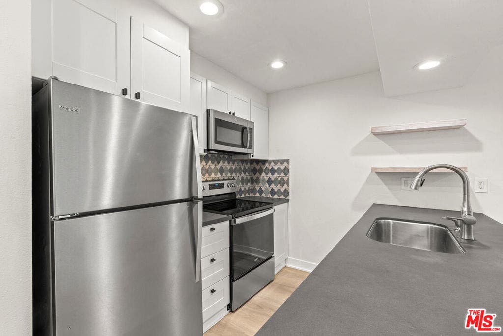 750 N Kings Road, #111, West Hollywood, CA 90069