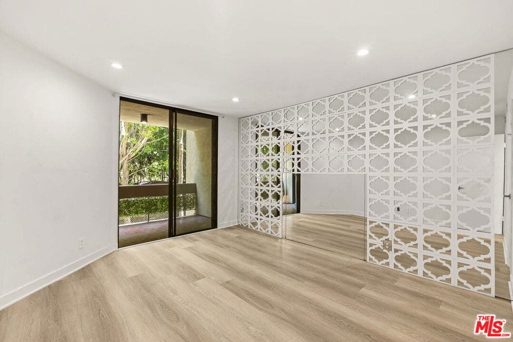 750 N Kings Road, #111, West Hollywood, CA 90069