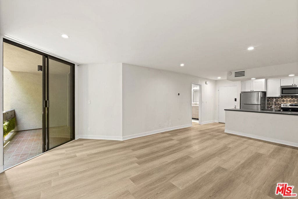 750 N Kings Road, #111, West Hollywood, CA 90069