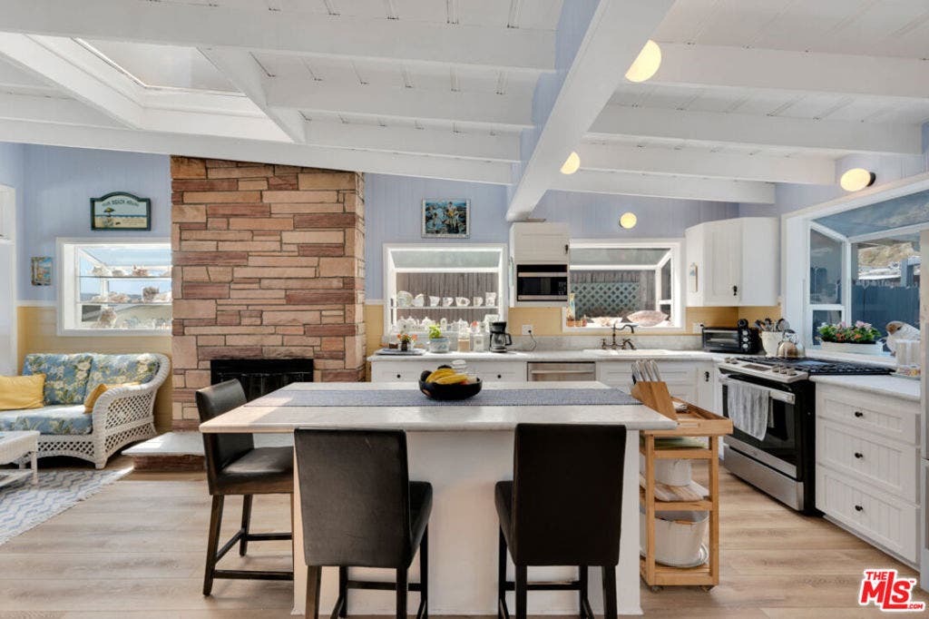 24528 MALIBU Road, Malibu, CA 90265 24528 MALIBU Road, Malibu, CA 90265