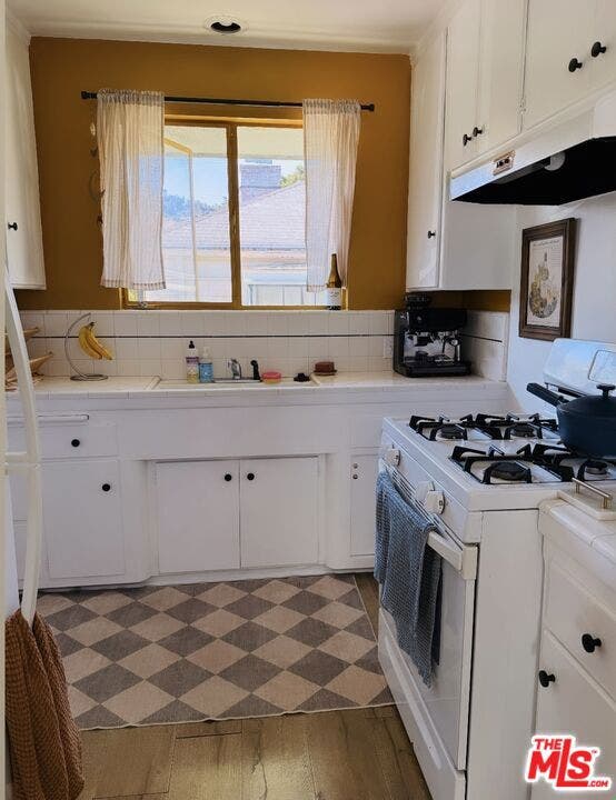 1962 N Kenmore Avenue, Los Angeles, CA 90027 1962 N Kenmore Avenue, Los Angeles, CA 90027
