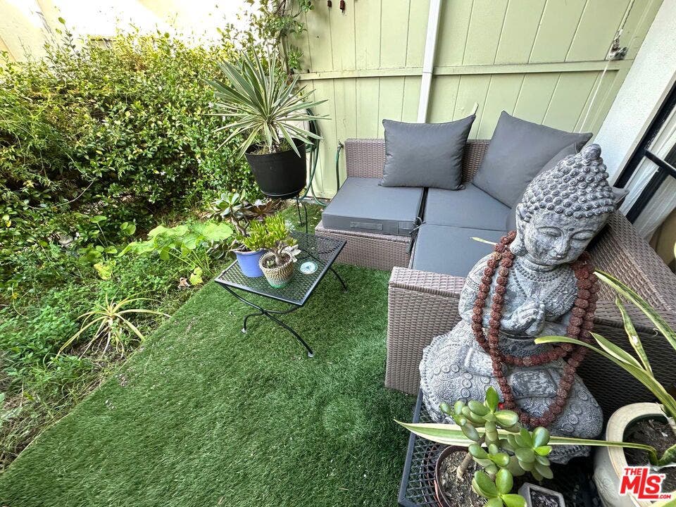 1962 N Kenmore Avenue, Los Angeles, CA 90027 1962 N Kenmore Avenue, Los Angeles, CA 90027