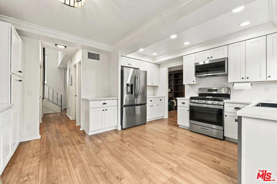 Property photo for 5658 Etiwanda Avenue, #7, Tarzana, CA