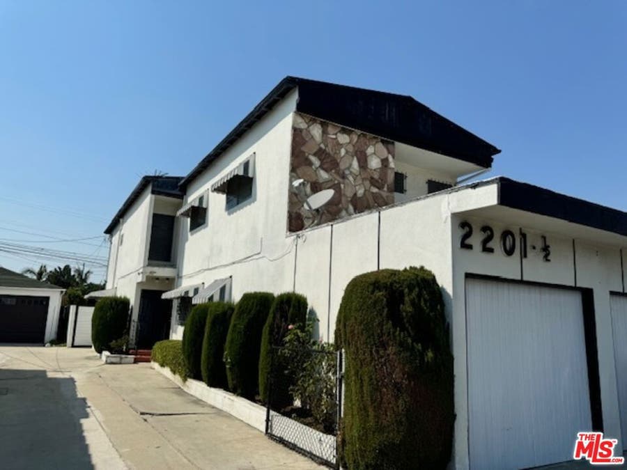 Property photo for 2201 S Ridgeley Drive, Los Angeles, CA
