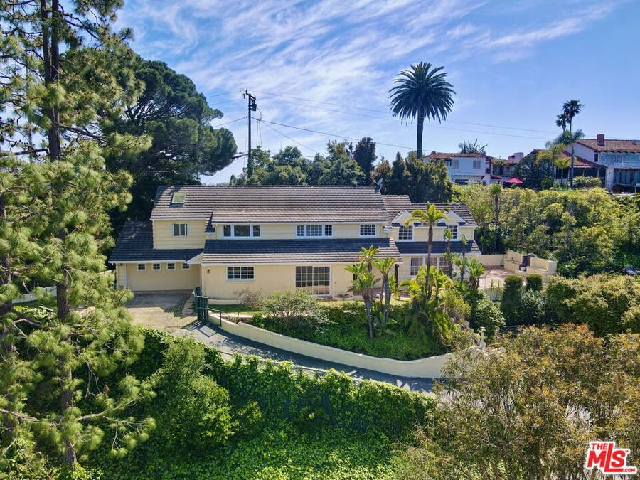 Property photo for 910 Centinela Avenue, Santa Monica, CA