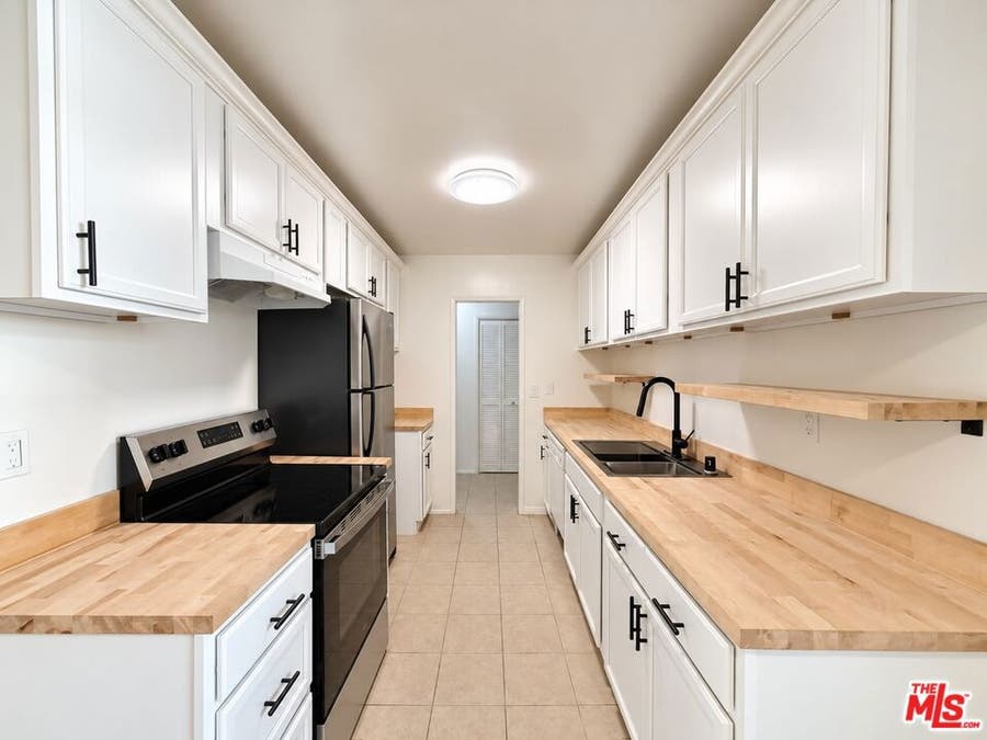 Property photo for 1420 S Oakhurst Drive, #104, Los Angeles, CA