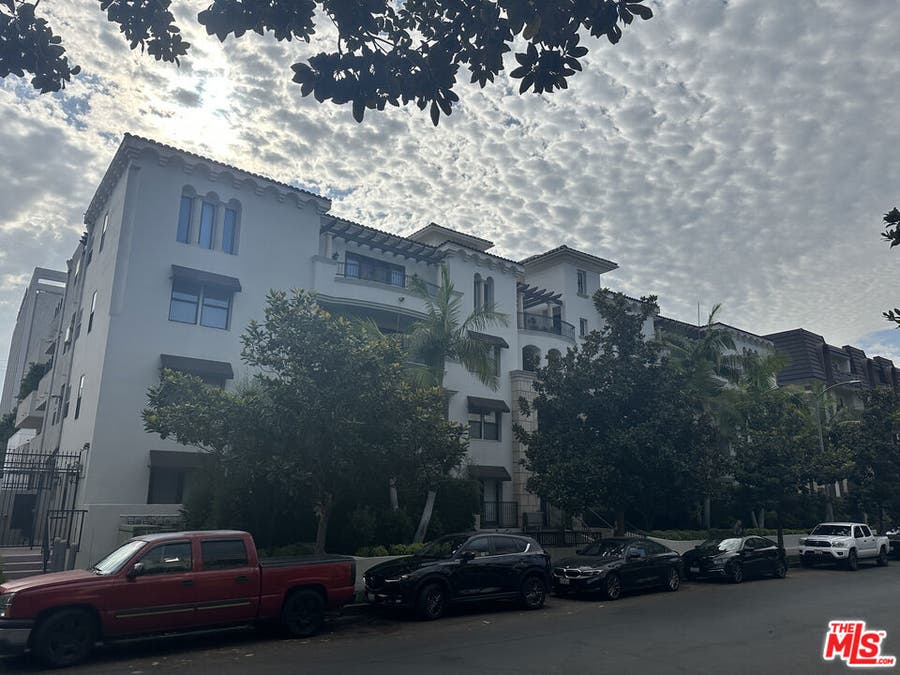 Property photo for 122 N Clark Drive, #105, West Hollywood, CA