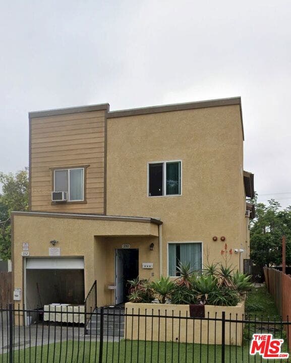 Property photo for 350 E 105th Street, Los Angeles, CA