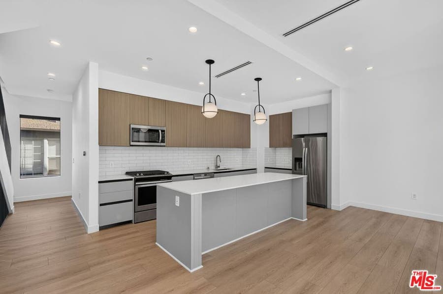 Property photo for 2019 Preuss Road, #B, Los Angeles, CA