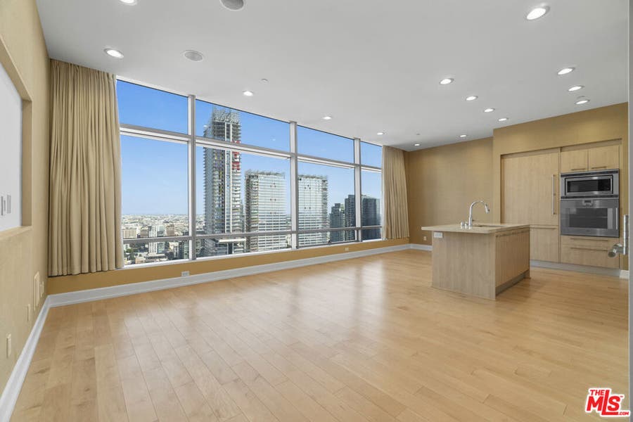 Property photo for 900 W Olympic Boulevard, #30C, Los Angeles, CA