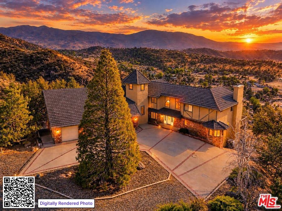 Property photo for 24050 Jacaranda Drive, Tehachapi, CA