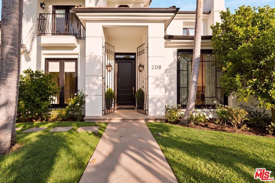 Property photo for 208 N Oakhurst Drive, Beverly Hills, CA