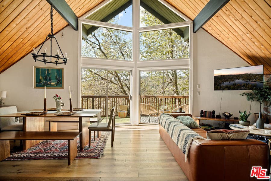 Property photo for 26364 Thunderbird Drive, Lake Arrowhead, CA