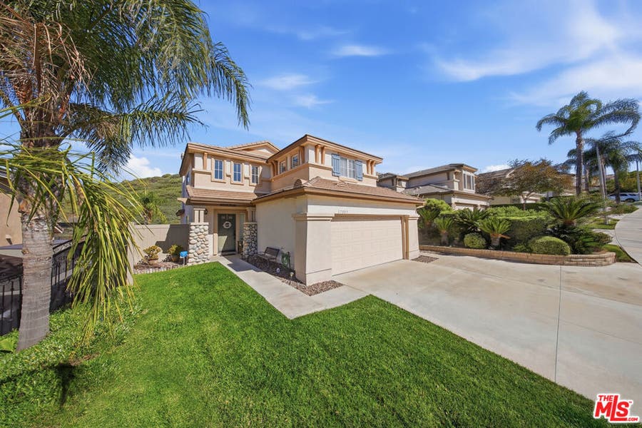 Property photo for 17885 Maplehurst Place, Canyon Country, CA