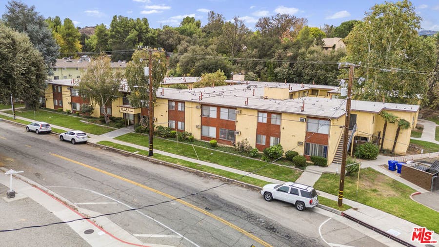 Property photo for 24377 Newhall Avenue, Santa Clarita, CA