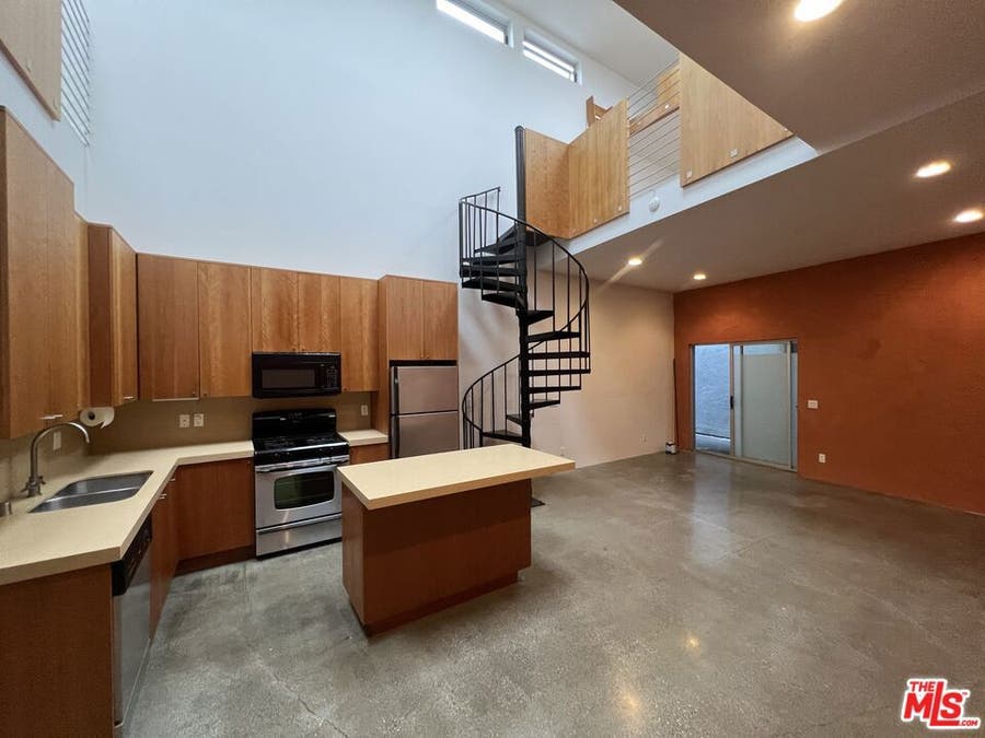 Property photo for 553 Rose Avenue, #3, Venice, CA