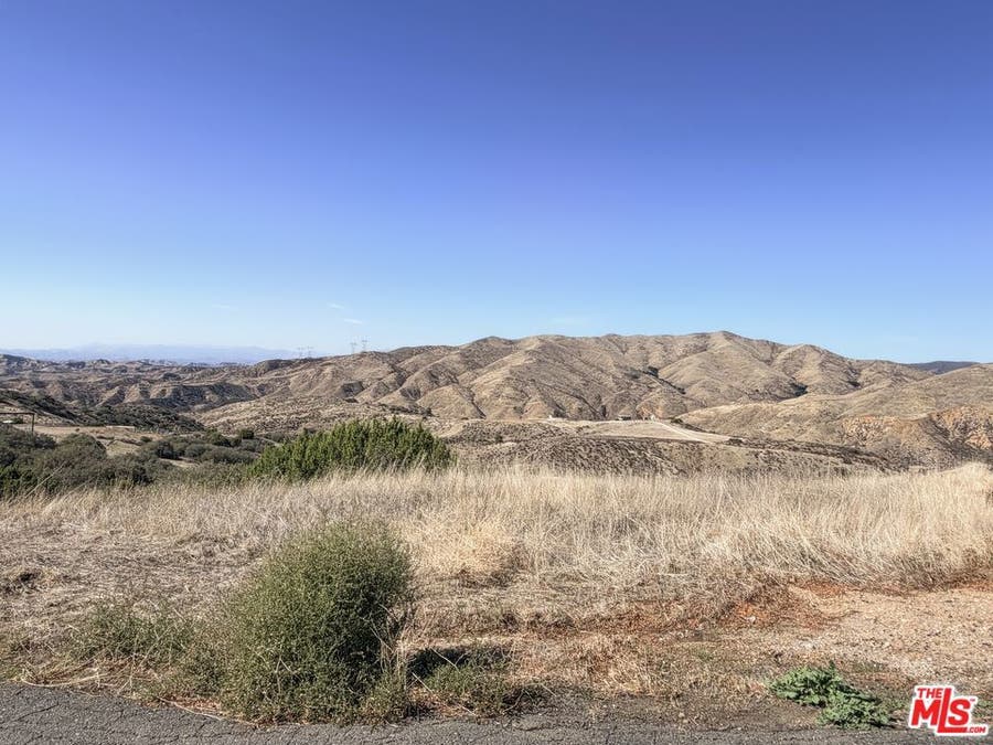 Property photo for 31800 Diamond View Ln, Santa Clarita, CA